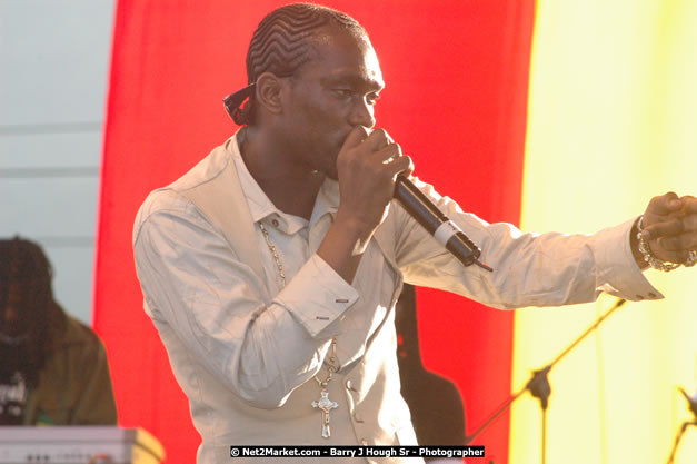 Busy Signal at Tru-Juice Rebel Salute 2008 - The 15th staging of Tru-Juice Rebel Salute, Saturday, January 12, 2008, Port Kaiser Sports Club, St. Elizabeth, Jamaica W.I. - Photographs by Net2Market.com - Barry J. Hough Sr, Photographer - Negril Travel Guide, Negril Jamaica WI - http://www.negriltravelguide.com - info@negriltravelguide.com...!