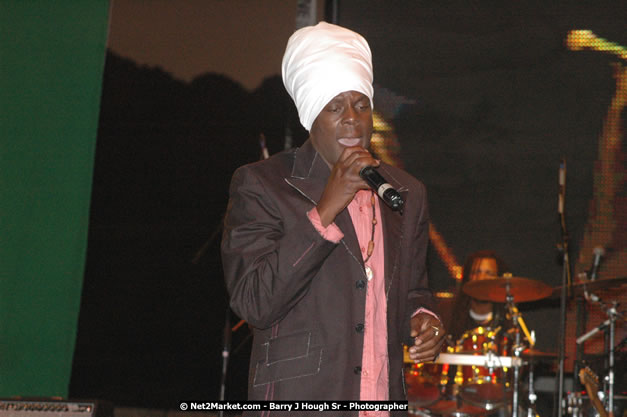 Richie Spice at Tru-Juice Rebel Salute 2008 - The 15th staging of Tru-Juice Rebel Salute, Saturday, January 12, 2008, Port Kaiser Sports Club, St. Elizabeth, Jamaica W.I. - Photographs by Net2Market.com - Barry J. Hough Sr, Photographer - Negril Travel Guide, Negril Jamaica WI - http://www.negriltravelguide.com - info@negriltravelguide.com...!