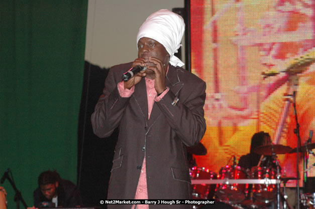 Richie Spice at Tru-Juice Rebel Salute 2008 - The 15th staging of Tru-Juice Rebel Salute, Saturday, January 12, 2008, Port Kaiser Sports Club, St. Elizabeth, Jamaica W.I. - Photographs by Net2Market.com - Barry J. Hough Sr, Photographer - Negril Travel Guide, Negril Jamaica WI - http://www.negriltravelguide.com - info@negriltravelguide.com...!