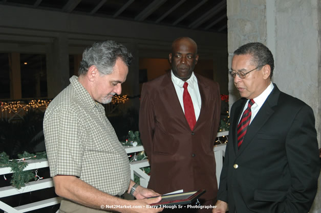 Red Cap Porters Awards - Minister of Tourism, Hon. Edmund Bartlett - Director of Tourism, Basil Smith - Friday, December 14, 2007 - Holiday Inn Sunspree, Montego Bay, Jamaica W.I. - Photographs by Net2Market.com - Barry J. Hough Sr, Photographer - Negril Travel Guide, Negril Jamaica WI - http://www.negriltravelguide.com - info@negriltravelguide.com...!