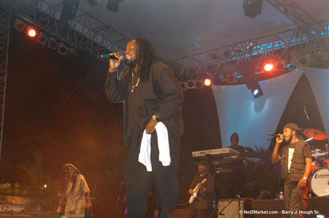 iNi Kamoze - Red Stripe Reggae Sumfest 2005 - International Night #2 - July 23th, 2005 - Negril Travel Guide, Negril Jamaica WI - http://www.negriltravelguide.com - info@negriltravelguide.com...!