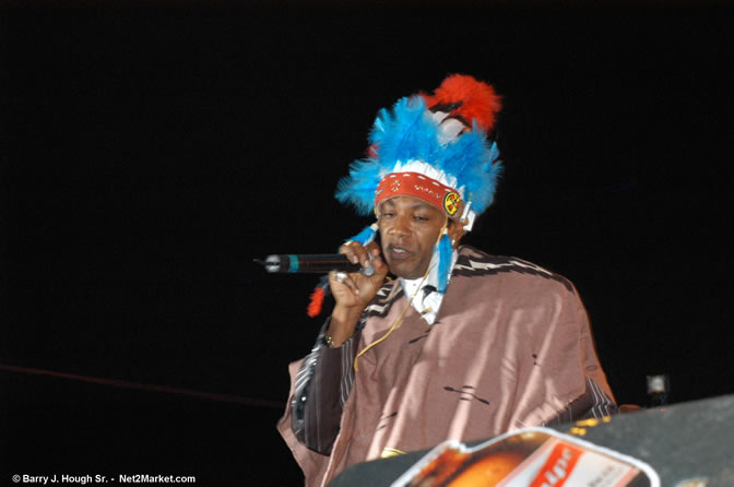 Bandolero Pinchers - Red Stripe Reggae Sumfest 2005 - Rockers Night - July 20th, 2005 - Negril Travel Guide, Negril Jamaica WI - http://www.negriltravelguide.com - info@negriltravelguide.com...!