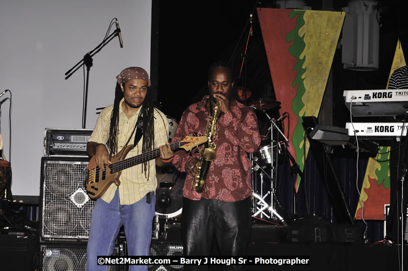 Andy Vernon @ Red Stripe Reggae Sumfest 2008 International Night 2, Catherine Hall, Montego Bay - Saturday, July 19, 2008 - Reggae Sumfest 2008 July 13 - July 19, 2008 - Photographs by Net2Market.com - Barry J. Hough Sr. Photojournalist/Photograper - Photographs taken with a Nikon D300 - Negril Travel Guide, Negril Jamaica WI - http://www.negriltravelguide.com - info@negriltravelguide.com...!