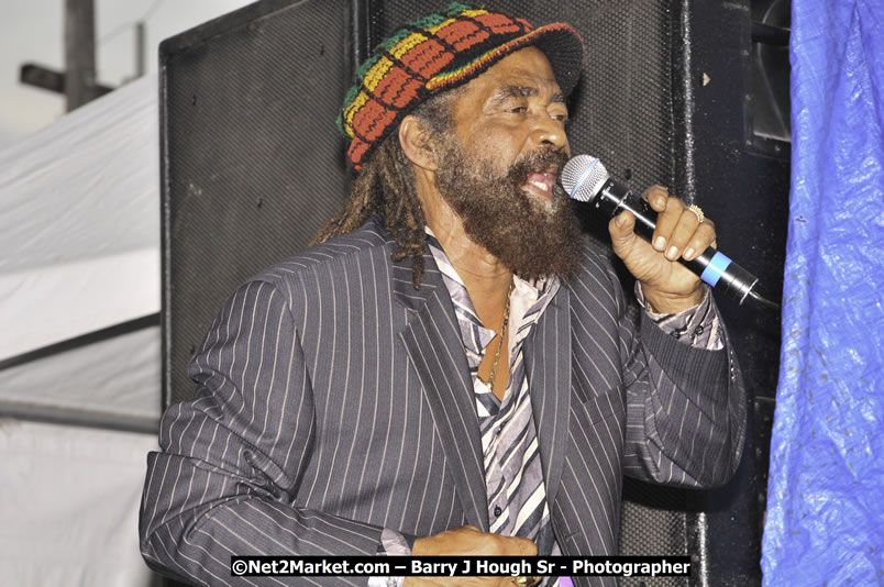 John Holt @ Red Stripe Reggae Sumfest 2008 International Night 2, Catherine Hall, Montego Bay - Saturday, July 19, 2008 - Reggae Sumfest 2008 July 13 - July 19, 2008 - Photographs by Net2Market.com - Barry J. Hough Sr. Photojournalist/Photograper - Photographs taken with a Nikon D300 - Negril Travel Guide, Negril Jamaica WI - http://www.negriltravelguide.com - info@negriltravelguide.com...!