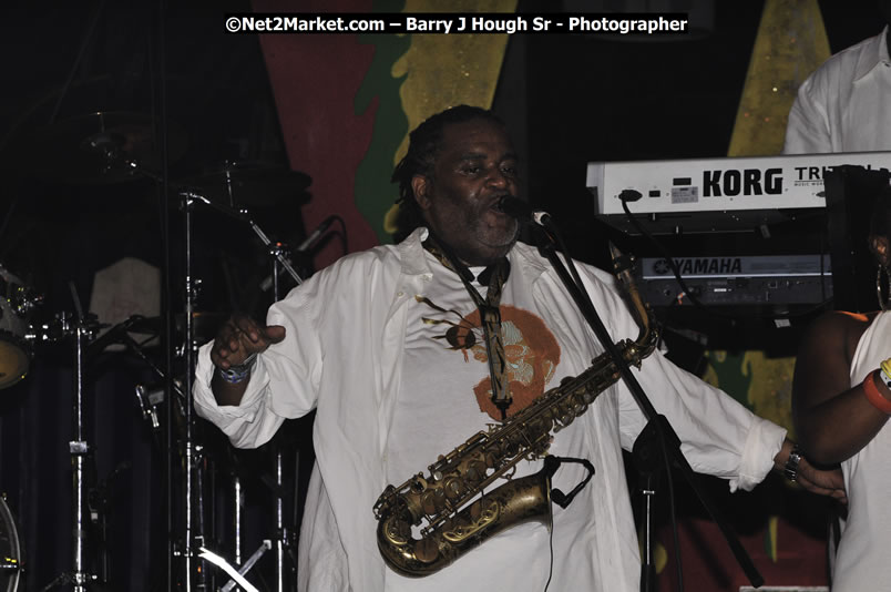 Tarrus Riley @ Red Stripe Reggae Sumfest 2008 International Night 2, Catherine Hall, Montego Bay - Saturday, July 19, 2008 - Reggae Sumfest 2008 July 13 - July 19, 2008 - Photographs by Net2Market.com - Barry J. Hough Sr. Photojournalist/Photograper - Photographs taken with a Nikon D300 - Negril Travel Guide, Negril Jamaica WI - http://www.negriltravelguide.com - info@negriltravelguide.com...!