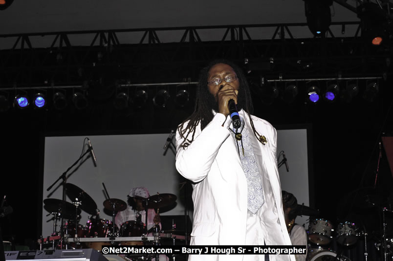 Tarrus Riley @ Red Stripe Reggae Sumfest 2008 International Night 2, Catherine Hall, Montego Bay - Saturday, July 19, 2008 - Reggae Sumfest 2008 July 13 - July 19, 2008 - Photographs by Net2Market.com - Barry J. Hough Sr. Photojournalist/Photograper - Photographs taken with a Nikon D300 - Negril Travel Guide, Negril Jamaica WI - http://www.negriltravelguide.com - info@negriltravelguide.com...!