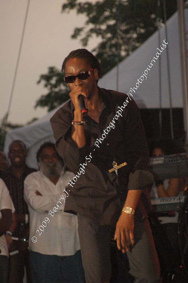 Damian 'Jr. Gong' Marley & NAS @ Reggae Sumfest 2009 - International Night 2 - Reggae Sumfest 2009,Catherine Hall, Montego Bay, St. James, Jamaica W.I. - Saturday, July 25, 2009 - Reggae Sumfest 2009, July 19 - 25, 2009 - Photographs by Net2Market.com - Barry J. Hough Sr. Photojournalist/Photograper - Photographs taken with a Nikon D70, D100, or D300 - Negril Travel Guide, Negril Jamaica WI - http://www.negriltravelguide.com - info@negriltravelguide.com...!