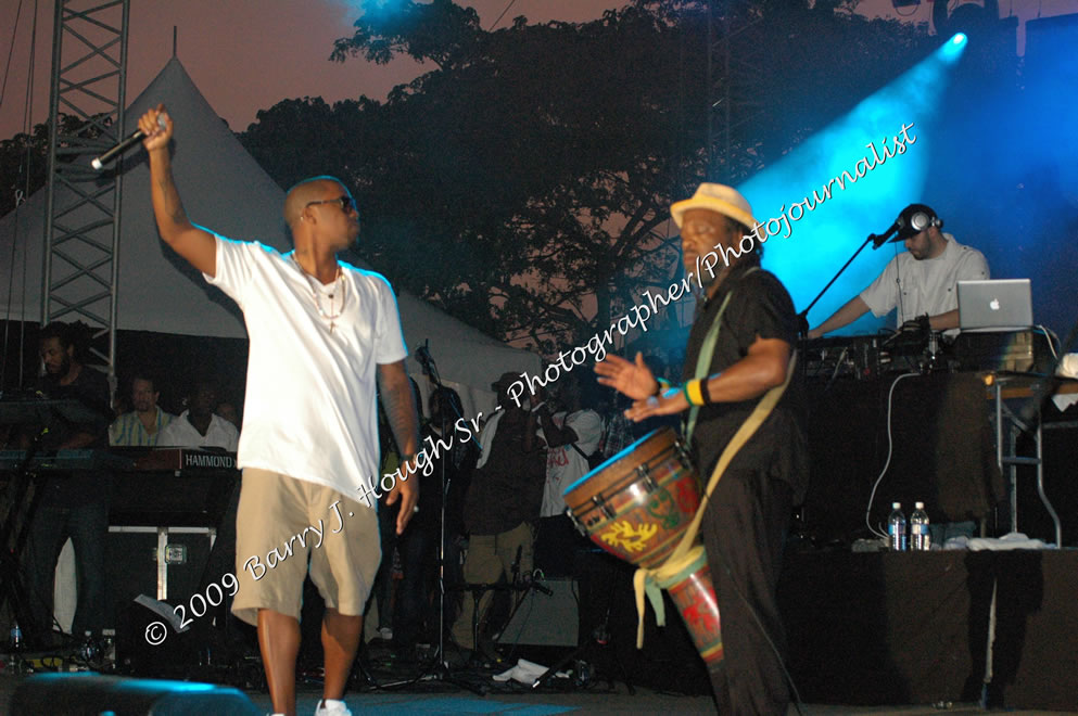 Damian 'Jr. Gong' Marley & NAS @ Reggae Sumfest 2009 - International Night 2 - Reggae Sumfest 2009,Catherine Hall, Montego Bay, St. James, Jamaica W.I. - Saturday, July 25, 2009 - Reggae Sumfest 2009, July 19 - 25, 2009 - Photographs by Net2Market.com - Barry J. Hough Sr. Photojournalist/Photograper - Photographs taken with a Nikon D70, D100, or D300 - Negril Travel Guide, Negril Jamaica WI - http://www.negriltravelguide.com - info@negriltravelguide.com...!