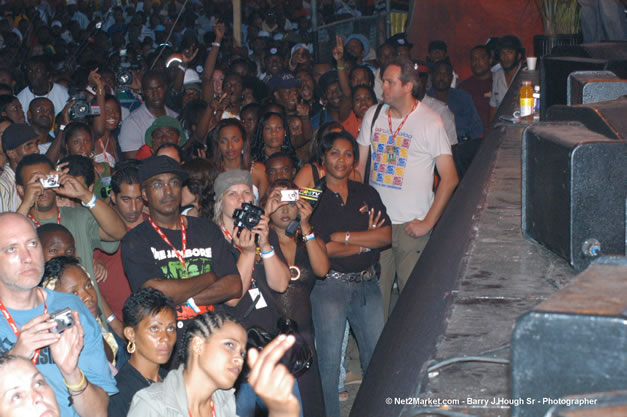 Beenie Man - Red Stripe Reggae Sumfest 2006 - Stormfront - The Blazing Dance Hall Night - Thursday, July 20, 2006 - Catherine Hall Venue - Montego Bay, Jamaica - Negril Travel Guide, Negril Jamaica WI - http://www.negriltravelguide.com - info@negriltravelguide.com...!