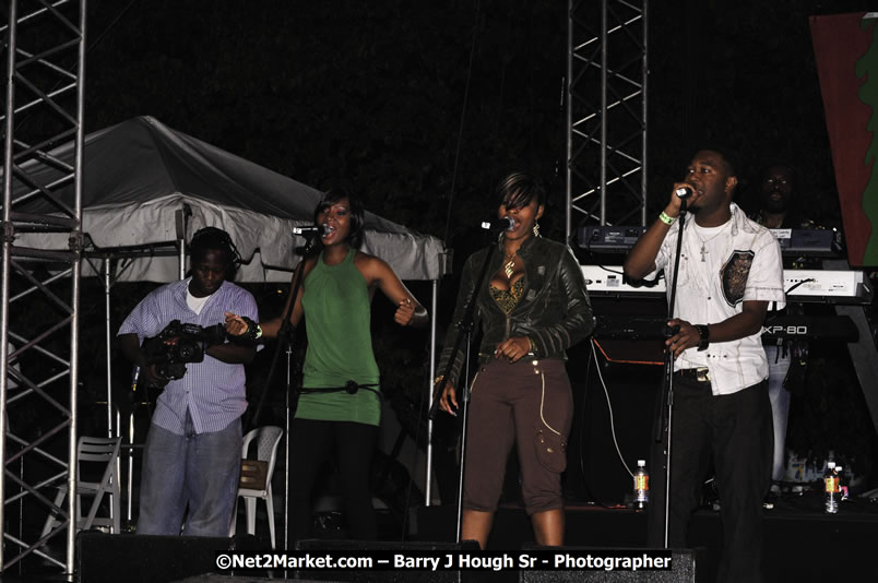 Bonafide @ Reggae Sumfest 2008 International Night 2, Catherine Hall, Montego Bay - Saturday, July 19, 2008 - Reggae Sumfest 2008 July 13 - July 19, 2008 - Photographs by Net2Market.com - Barry J. Hough Sr. Photojournalist/Photograper - Photographs taken with a Nikon D300 - Negril Travel Guide, Negril Jamaica WI - http://www.negriltravelguide.com - info@negriltravelguide.com...!