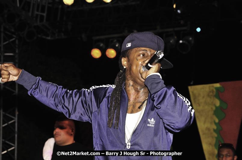 Lil Wayne @ Reggae Sumfest 2008 International Night 2, Catherine Hall, Montego Bay - Saturday, July 19, 2008 - Reggae Sumfest 2008 July 13 - July 19, 2008 - Photographs by Net2Market.com - Barry J. Hough Sr. Photojournalist/Photograper - Photographs taken with a Nikon D300 - Negril Travel Guide, Negril Jamaica WI - http://www.negriltravelguide.com - info@negriltravelguide.com...!