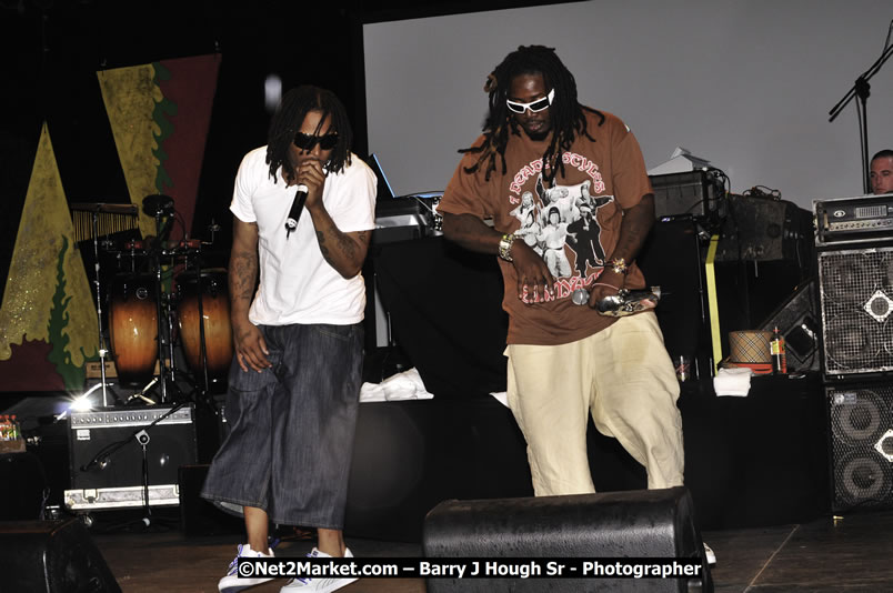 T - Pain @ Reggae Sumfest 2008 International Night 2, Catherine Hall, Montego Bay - Saturday, July 19, 2008 - Reggae Sumfest 2008 July 13 - July 19, 2008 - Photographs by Net2Market.com - Barry J. Hough Sr. Photojournalist/Photograper - Photographs taken with a Nikon D300 - Negril Travel Guide, Negril Jamaica WI - http://www.negriltravelguide.com - info@negriltravelguide.com...!