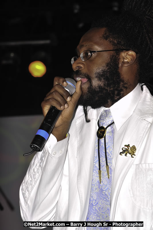 Tarrus Riley @ Reggae Sumfest 2008 International Night 2, Catherine Hall, Montego Bay - Saturday, July 19, 2008 - Reggae Sumfest 2008 July 13 - July 19, 2008 - Photographs by Net2Market.com - Barry J. Hough Sr. Photojournalist/Photograper - Photographs taken with a Nikon D300 - Negril Travel Guide, Negril Jamaica WI - http://www.negriltravelguide.com - info@negriltravelguide.com...!