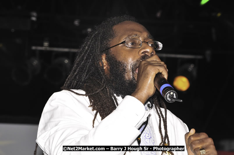  Tarrus Riley - Live in Concert - at the One Love Reggae Concert Series 09/10 @ Negril Escape Resort & Spa - Also Featuring: Mistic Bowie, Monday Justice, Cash, Dean Frazier - DJ Gemini - MC Oliver Cargill, Negril Escape Resort & Spa, One Love Drive, West End, Negril, Westmoreland, Jamaica W.I. - Tuesday, November 17, 2009 - Photographs by Net2Market.com - Barry J. Hough Sr, Photographer / Photojournalist - Photos taken with a Nikon D70, D100, or D300 - Negril Travel Guide, Negril Jamaica WI - http://www.negriltravelguide.com - info@negriltravelguide.com...!