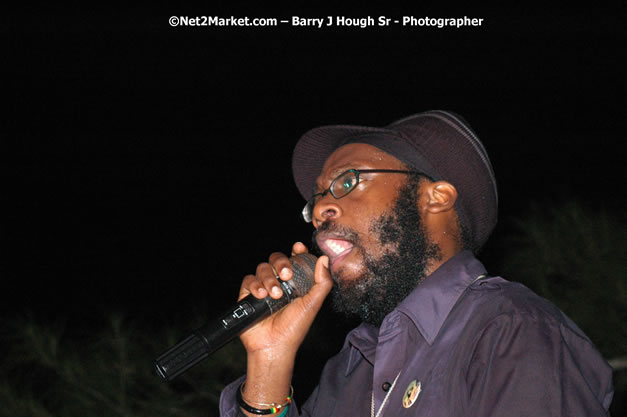 Tarrus Riley, Jimmy Riley, and Dwayne Stephensen - Money Cologne Promotions in association with "British Link Up" presents Summer Jam featuring She's Royal Tarrus Riley & Jimmy Riley - Plus Ras Slick, Sham Dawg, and Whiskey Bagio @ Roots Bamboo, Norman Manley Boulevard, Negril, Jamaica W.I. - Backed up Dean Fraser & The Hurricanne Band - MC Barry G and Rev. BB - July 25, 2007 - Negril Travel Guide.com, Negril Jamaica WI - http://www.negriltravelguide.com - info@negriltravelguide.com...!