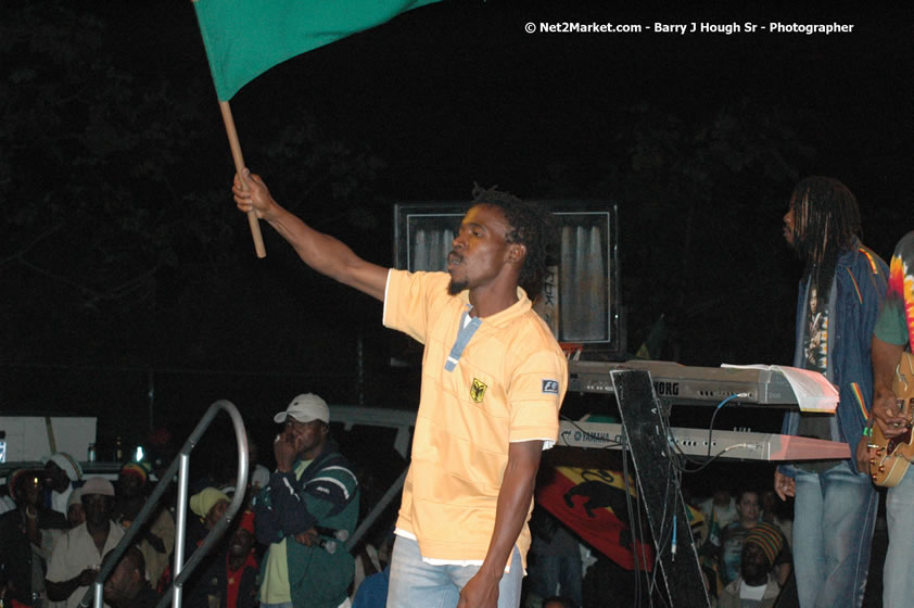 Lutan Fyah - Smile Jamaica, Nine Miles, St Anns, Jamaica - Saturday, February 10, 2007 - The Smile Jamaica Concert, a symbolic homecoming in Bob Marley's birthplace of Nine Miles - Negril Travel Guide, Negril Jamaica WI - http://www.negriltravelguide.com - info@negriltravelguide.com...!