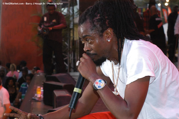 Beenie Man - Red Stripe Reggae Sumfest 2006 - Stormfront - The Blazing Dance Hall Night - Thursday, July 20, 2006 - Catherine Hall Venue - Montego Bay, Jamaica - Negril Travel Guide, Negril Jamaica WI - http://www.negriltravelguide.com - info@negriltravelguide.com...!