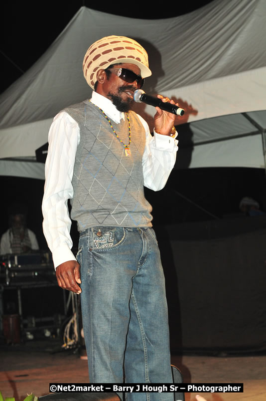 Coco T @ Unite The People An International Reggae Fest, Featuring: Beres Hammond, Coco T, Queen Ifrica, Khalil, Cameal Davis, Iley Dread, Rochelle, Geoffrey Star, Ras Penco, Kool DeLoy, Otis Gayle, J.McKay, Tiney Winey, Venue at Norman Manley Boulevard, Negril, Westmoreland, Jamaica - Saturday, April 4, 2009 - Photographs by Net2Market.com - Barry J. Hough Sr, Photographer/Photojournalist - Negril Travel Guide, Negril Jamaica WI - http://www.negriltravelguide.com - info@negriltravelguide.com...!