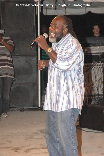 Freddie McGregor @ Western Consciousness 2007 - Presented by King of Kings Productons - Saturday, April 28, 2007 - Llandilo Cultural Centre, Savanna-La-Mar, Westmoreland, Jamaica W.I. - Negril Travel Guide, Negril Jamaica WI - http://www.negriltravelguide.com - info@negriltravelguide.com...!