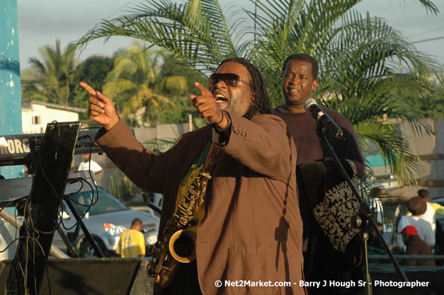 Luciano @ Western Consciousness 2007 - Presented by King of Kings Productons - Saturday, April 28, 2007 - Llandilo Cultural Centre, Savanna-La-Mar, Westmoreland, Jamaica W.I. - Negril Travel Guide, Negril Jamaica WI - http://www.negriltravelguide.com - info@negriltravelguide.com...!