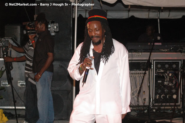 Mackie Conscious @ Western Consciousness 2007 - Presented by King of Kings Productons - Saturday, April 28, 2007 - Llandilo Cultural Centre, Savanna-La-Mar, Westmoreland, Jamaica W.I. - Negril Travel Guide, Negril Jamaica WI - http://www.negriltravelguide.com - info@negriltravelguide.com...!