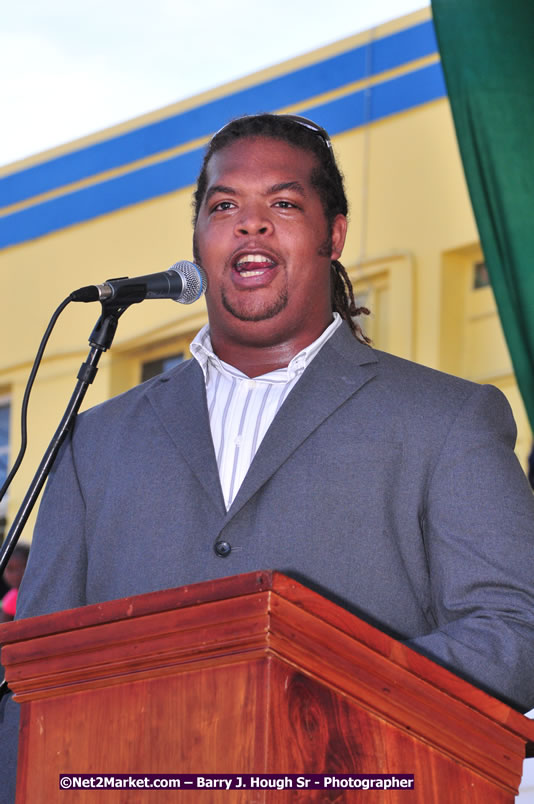 The City of Montego Bay Welcomes Our 2008 Olympians - Western Motorcade - Civic Ceremony - A Salute To Our Beijing Heros - Sam Sharpe Square, Montego Bay, Jamaica - Tuesday, October 7, 2008 - Photographs by Net2Market.com - Barry J. Hough Sr. Photojournalist/Photograper - Photographs taken with a Nikon D300 - Negril Travel Guide, Negril Jamaica WI - http://www.negriltravelguide.com - info@negriltravelguide.com...!